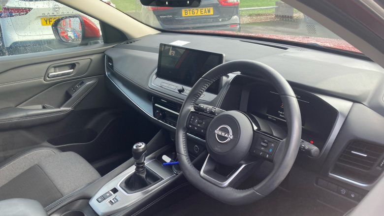 Nissan Qashqai 1.3 DiG-T MH N-Connecta 5dr Petrol Hatchback